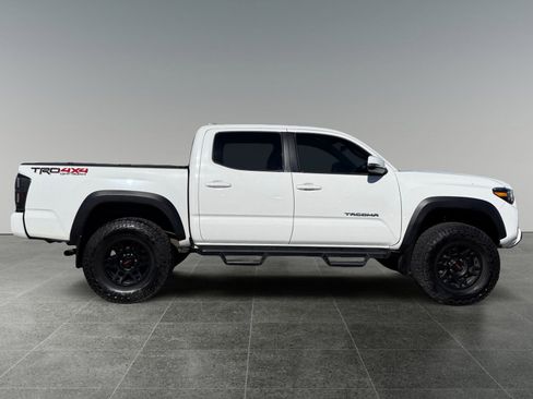 Used 2021 Toyota Tacoma TRD Off-Road w/ Technology Package image 8