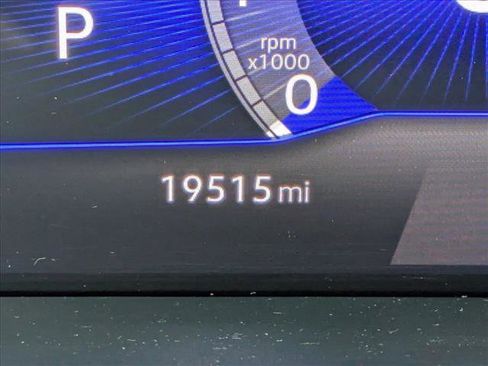 Used 2023 Volkswagen Taos SE w/ Panoramic Sunroof Package image 11