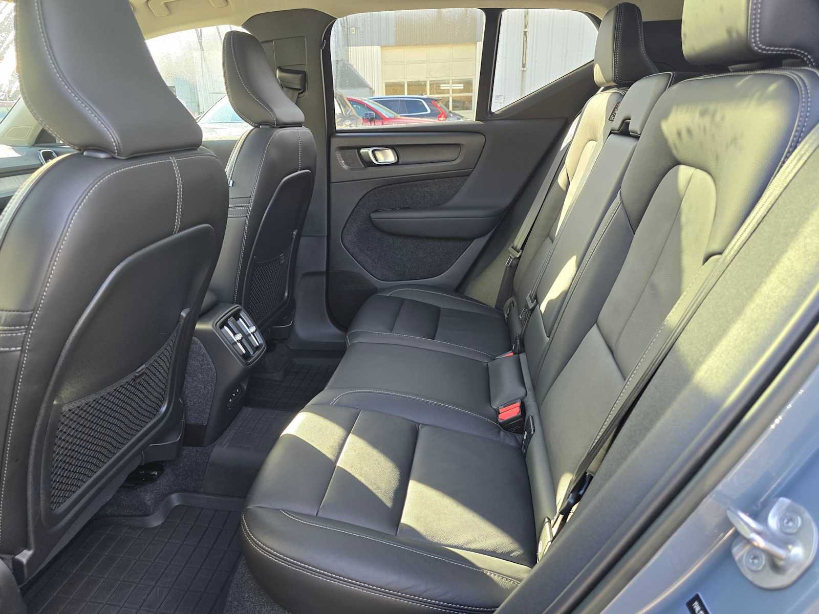 Certified 2023 Volvo XC40 B5 Ultimate w/ Protection Package Premier AWD/4WD image 16