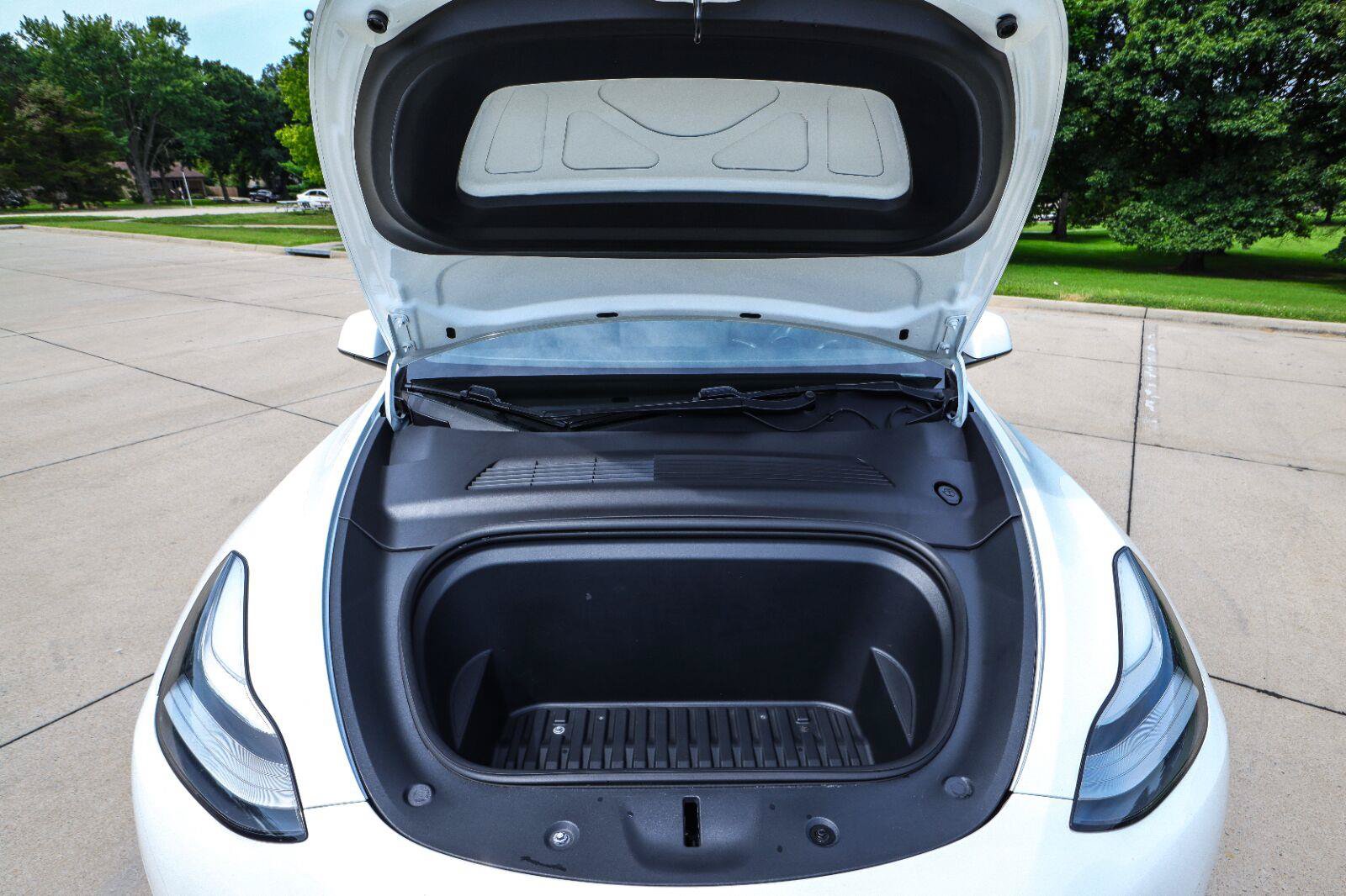Used 2020 Tesla Model Y Long Range AWD/4WD image 16
