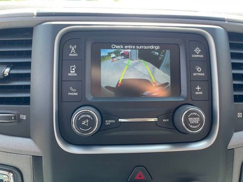 Used 2018 RAM 1500 Express AWD/4WD image 20