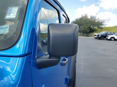 Used 2024 Jeep Wrangler Sport S image 4