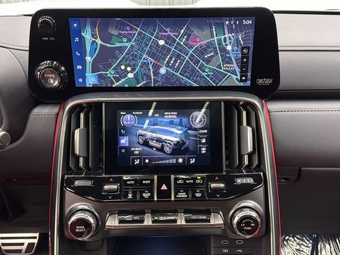 Used 2025 Lexus LX 700h F Sport image 18