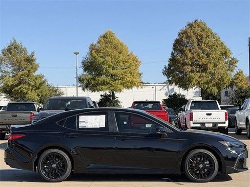 New 2026 Toyota Camry SE image 3