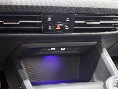 Used 2022 Volkswagen Golf R image 19