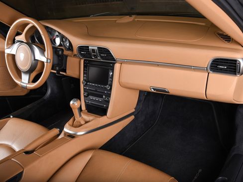 Used 2010 Porsche 911 Targa 4S image 16