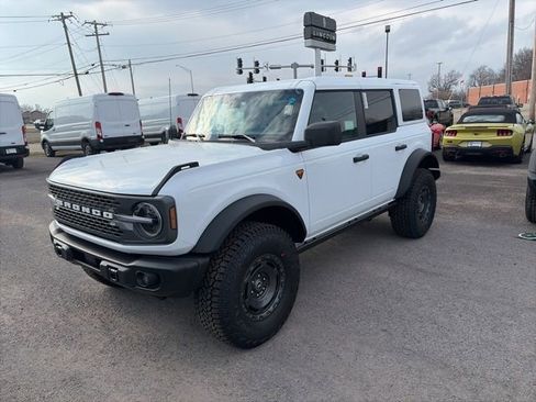 New 2025 Ford Bronco Badlands w/ Sasquatch Package image 2