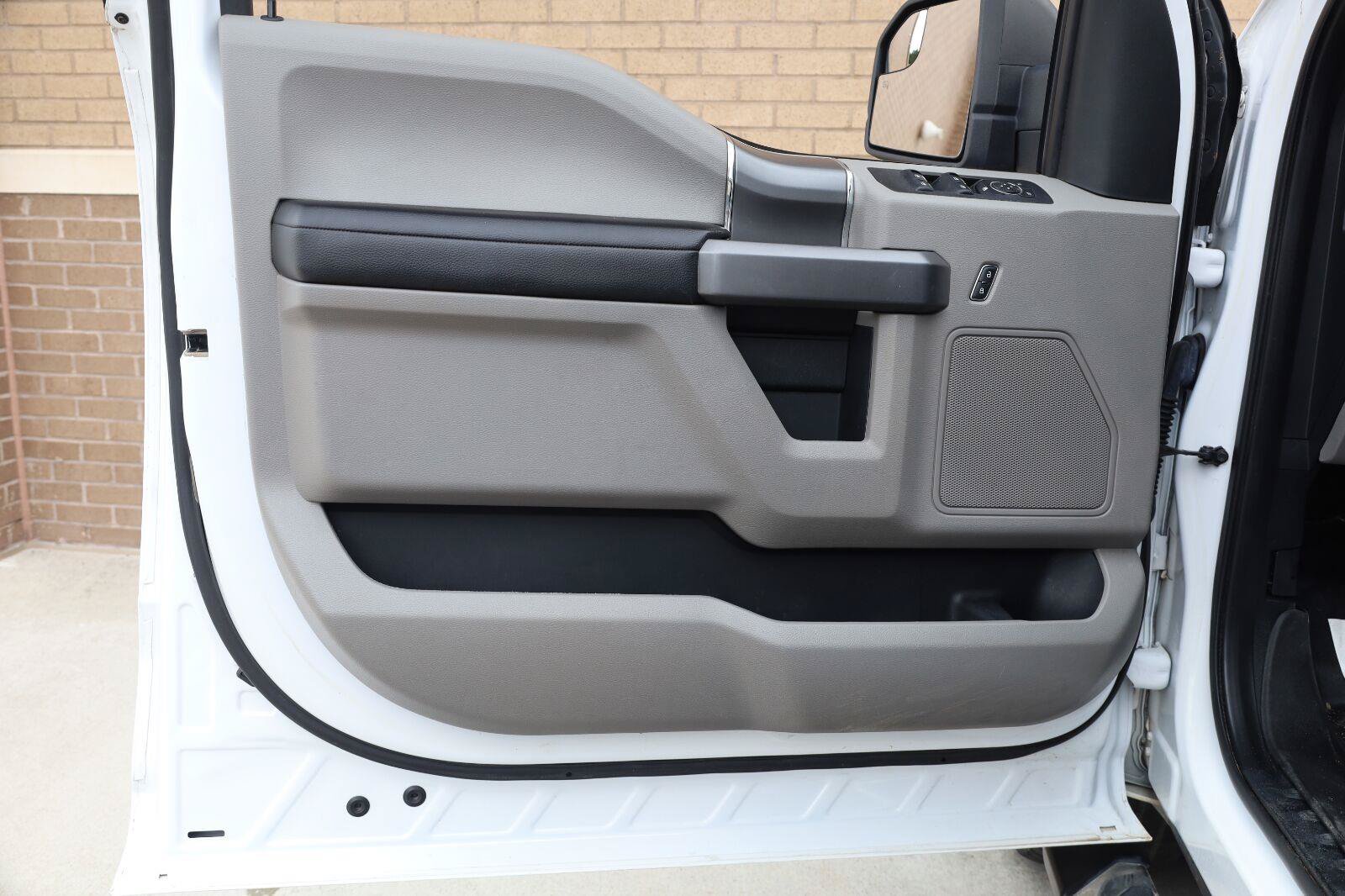 Used 2019 Ford F150 XLT w/ Equipment Group 302A Luxury AWD/4WD image 13