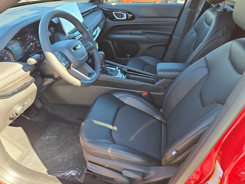 New 2026 Jeep Compass Latitude image 14