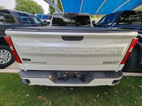Used 2021 Chevrolet Silverado 1500 High Country w/ Technology Package AWD/4WD image 4
