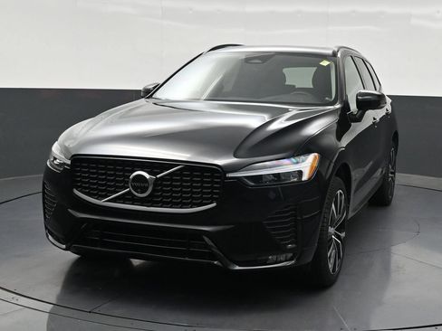 Used 2024 Volvo XC60 B5 Plus AWD/4WD image 9
