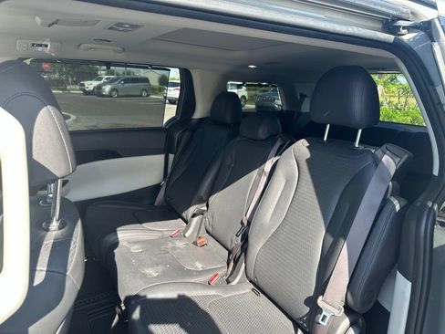 Used 2024 Kia Carnival SX Prestige FWD image 12