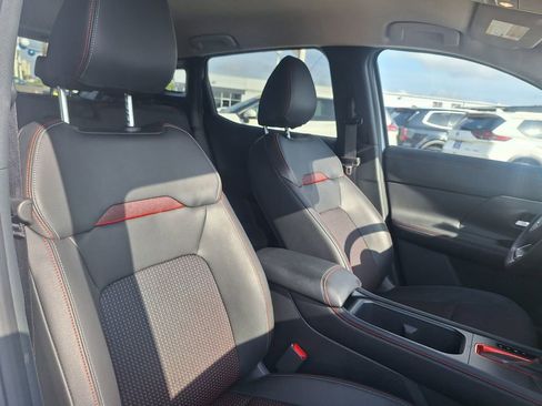 Used 2025 Nissan Kicks SR image 27