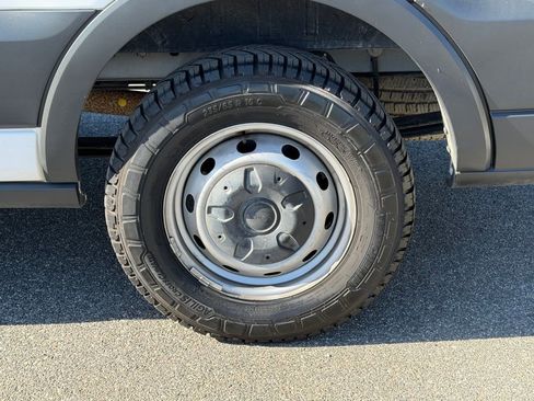 Used 2018 Ford Transit 350 XL image 11