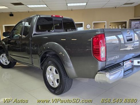 Used 2007 Nissan Frontier SE w/ SE Value Truck Pkg RWD image 3