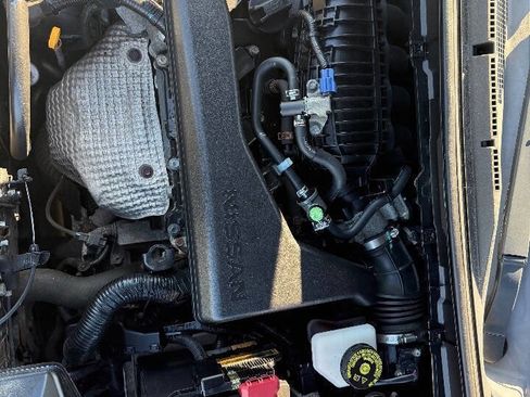 Used 2015 Nissan Rogue SV w/ SV Premium Package image 2