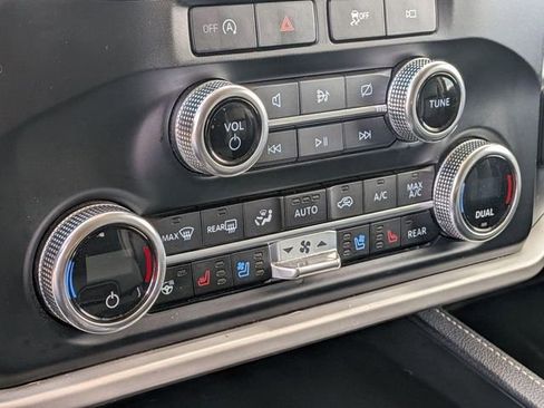 Used 2023 Ford Expedition XLT AWD/4WD image 23