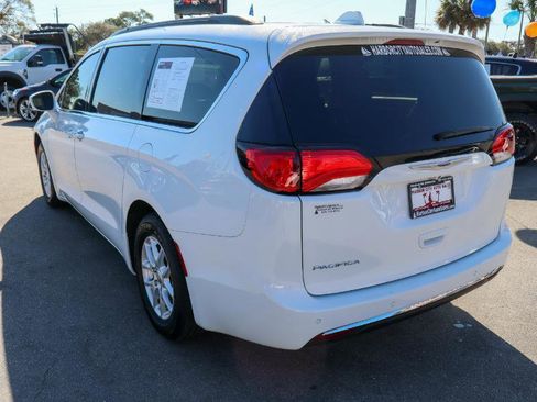 Used 2020 Chrysler Pacifica Touring w/ Cold Weather Group image 3