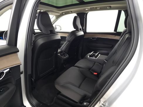 Certified 2025 Volvo XC90 B5 Plus AWD/4WD image 35