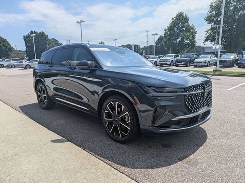Certified 2024 Lincoln Nautilus Reserve w/ Equipment Group 202A AWD/4WD image 9