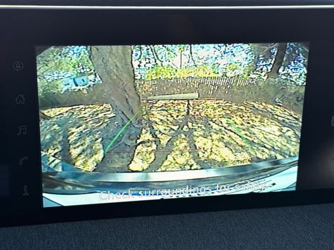 Used 2025 Nissan Kicks SV AWD/4WD image 19