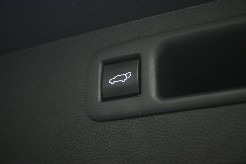 Used 2021 Toyota Highlander XLE AWD/4WD image 62