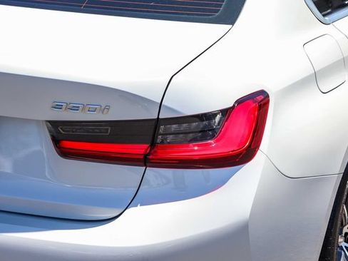 Used 2019 BMW 330i Sedan w/ Convenience Package RWD image 8