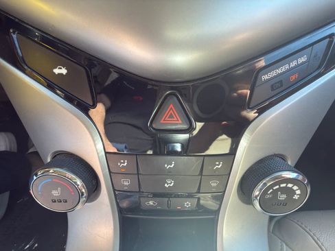 Used 2015 Chevrolet Cruze LT image 16