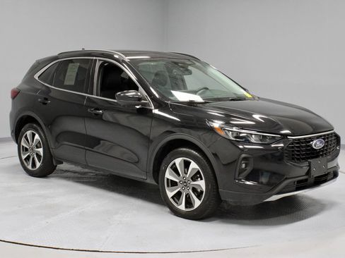 Certified 2024 Ford Escape Platinum AWD/4WD image 1