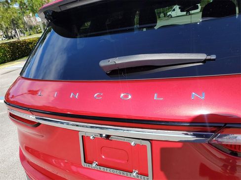 Certified 2022 Lincoln Corsair AWD w/ Equipment Group 101A image 5