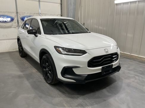 Used 2023 Honda HR-V Sport image 1