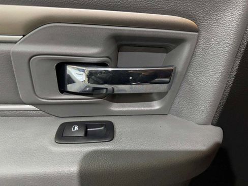 Used 2019 RAM 1500 Classic SLT image 38