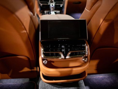 Used 2021 Bentley Flying Spur W12 image 20