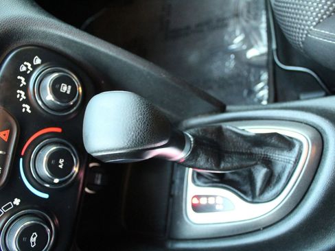 Used 2015 Dodge Dart SXT FWD image 21