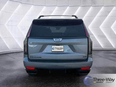 Used 2022 Cadillac Escalade ESV Sport Platinum w/ LPO, ONYX Package AWD/4WD image 4