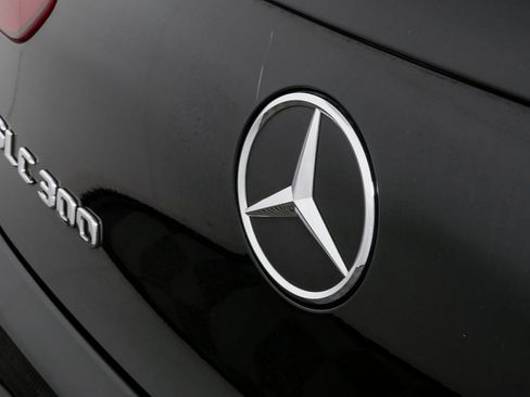 Used 2022 Mercedes-Benz GLC 300 4MATIC Coupe image 35