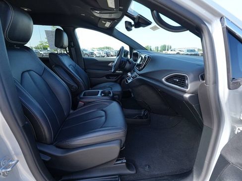 Used 2026 Chrysler Pacifica Select FWD image 21