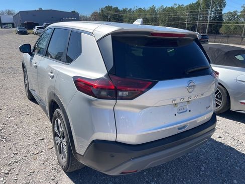 Used 2023 Nissan Rogue SV image 4