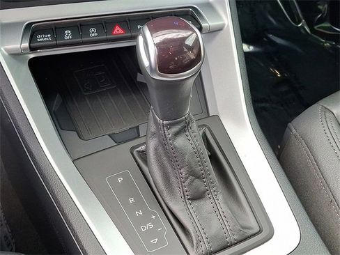 Used 2024 Audi Q3 2.0T Premium image 15