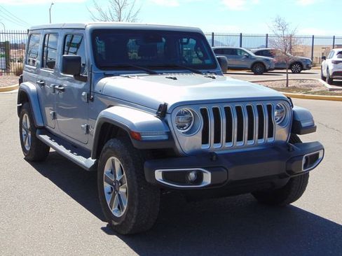Used 2019 Jeep Wrangler Unlimited Sahara image 9