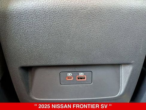 Certified 2025 Nissan Frontier SV AWD/4WD image 31