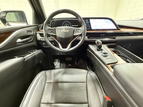 Used 2022 Cadillac Escalade ESV Premium Luxury AWD/4WD image 35
