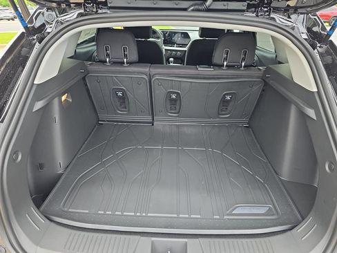 New 2026 Chevrolet Trax LS w/ LS Convenience Package FWD image 26