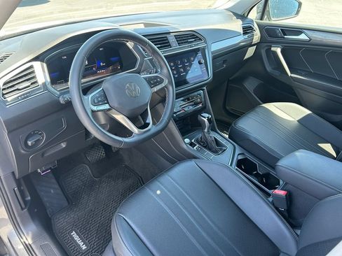 Used 2023 Volkswagen Tiguan SE FWD image 25