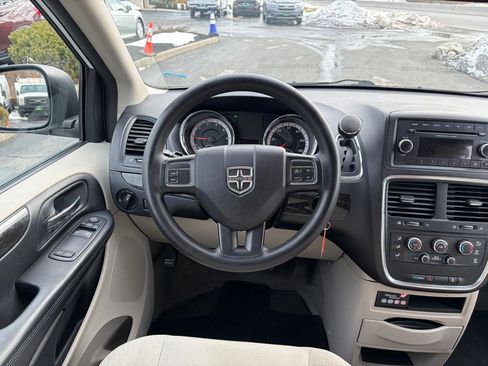Used 2015 Dodge Grand Caravan SE w/ Quick Order Package 29E SE image 31