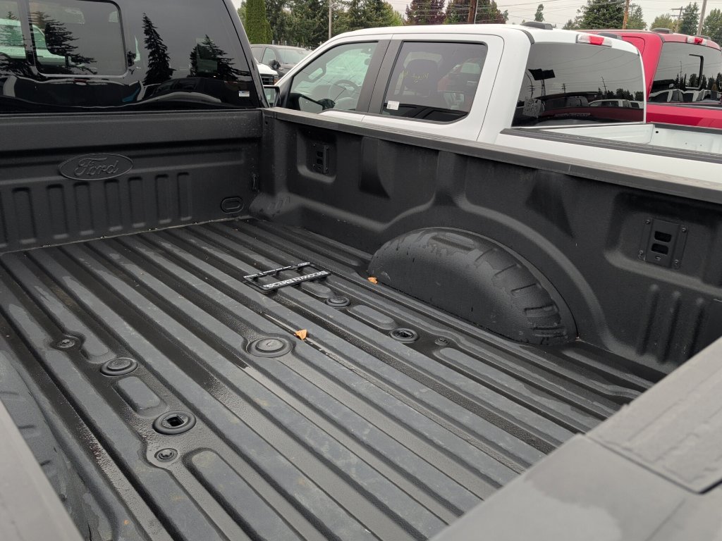 Used 2025 Ford F450 Platinum w/ FX4 Off-Road Package AWD/4WD image 4