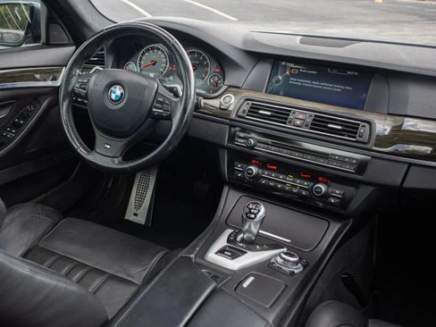 Used 2013 BMW M5 RWD image 23