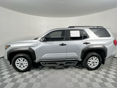Used 2026 Toyota 4Runner SR5 RWD image 6