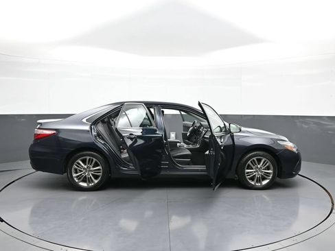 Used 2017 Toyota Camry SE FWD image 41