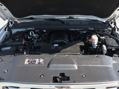 Used 2019 GMC Yukon XL Denali w/ Open Road Package AWD/4WD image 11